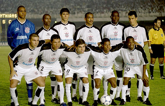 Qual era o time do Corinthians em 1998?