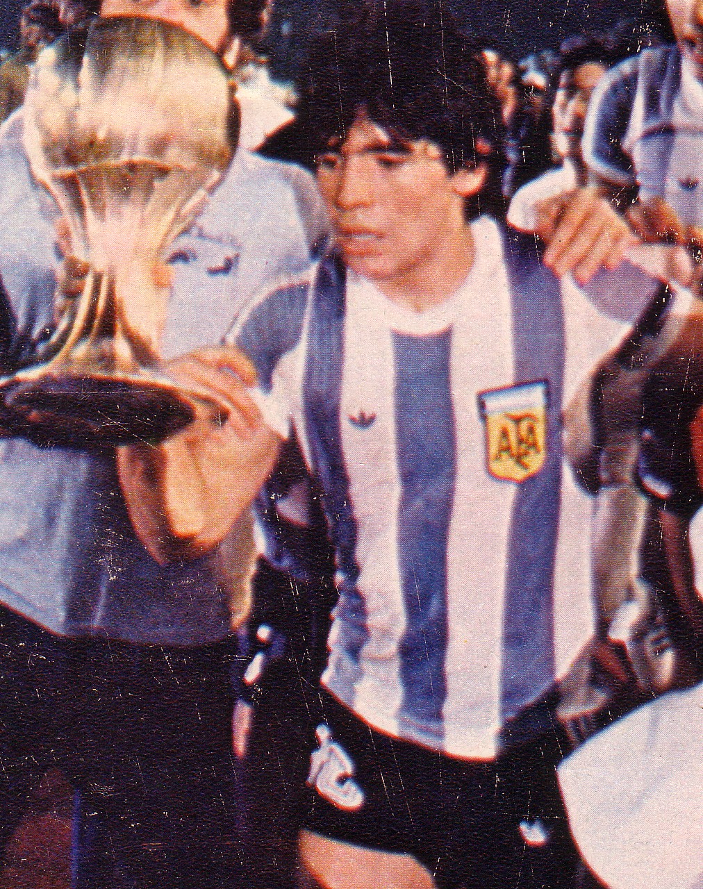 Argentina: Maradona, ex-jogador há 20 anos, em 20 momentos únicos, Esportes