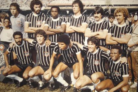 Esquadrão Imortal - Independiente 1983-1984 - Imortais do Futebol