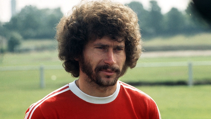 Time dos Sonhos do Bayern München 17 paul breitner portraet 100 v image853 7ce44e292721619ab1c1077f6f262a89f55266d7