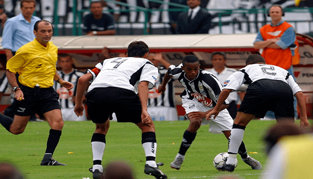 esp - São Paulo, 06/11/2005, Campeonato Brasileiro / Corinthians x Santos -  Jogo entre Corinthians e Santos realizado no…