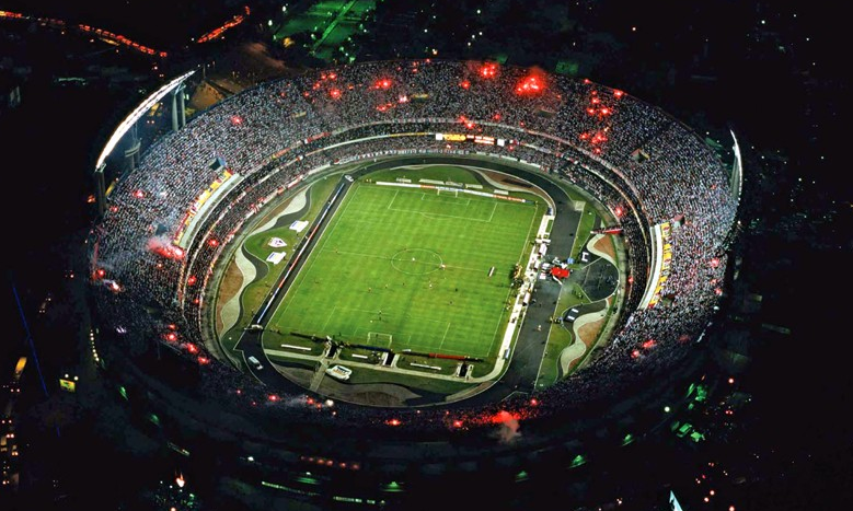 Corinthians é superado pelo São Paulo no Morumbi e cai na semifinal do  Paulistão 2022