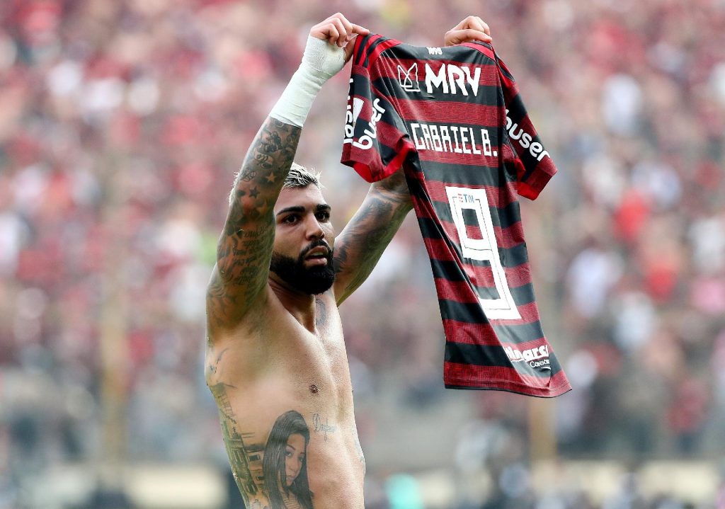 Pilar Olivares Reutersgabriel mostrou a camisa para a torcida apos o segundo gol do flamengo 1574547978829 v2 1920x1