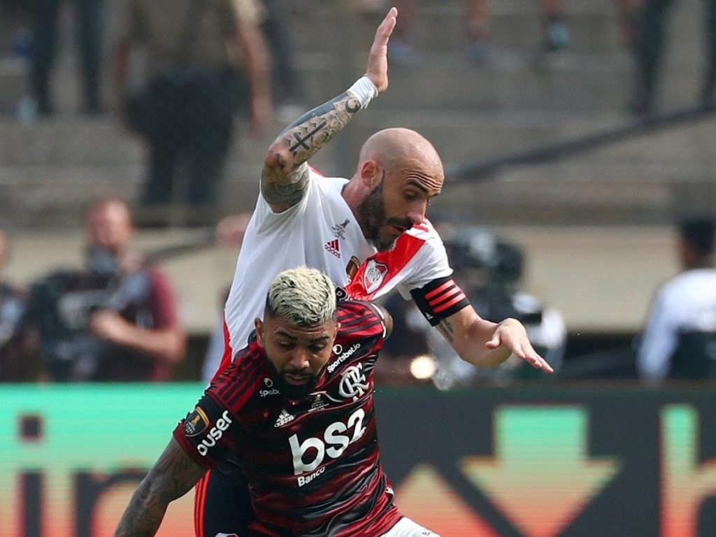 REUTERS Pilar Olivares gabigol disputa bola com pinola durante final da libertadores entre flamengo e river plate