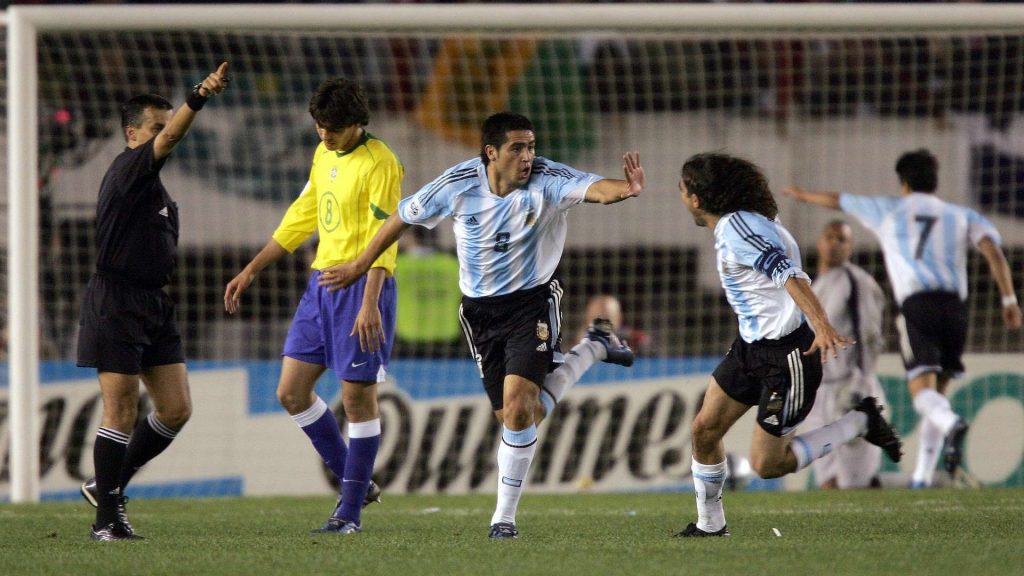 juan roman riquelme juan pablo sorin kaka argentina 3 brazil 1 2006 world cup germany qualification 08062005 bibho4nwvq4i