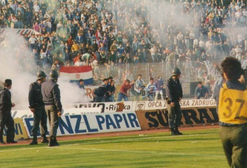 Dinamo Zagreb x Estrela Vermelha 1990: o jogo que escancarou a Guerra na Iugoslávia 13 dinamo zvezda maksimir