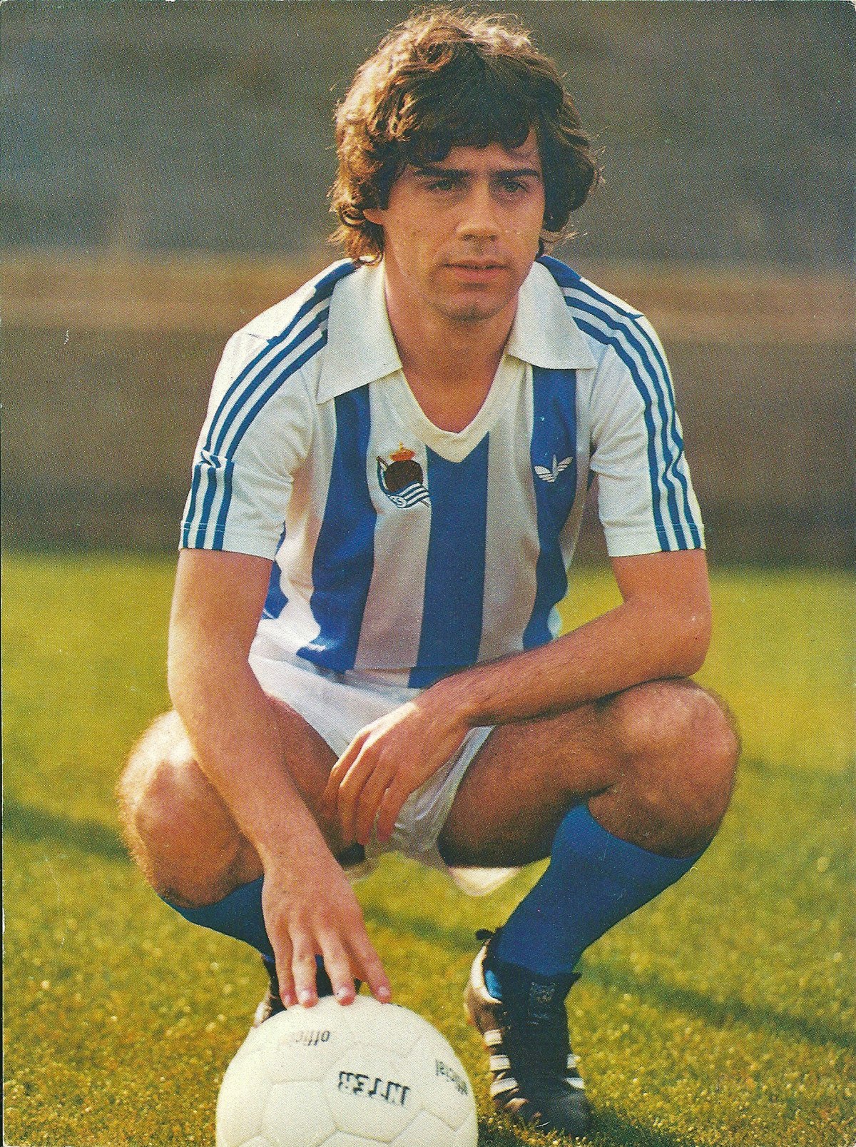 Ufarte posa com a camisa da Real Sociedad nos anos 1980.
