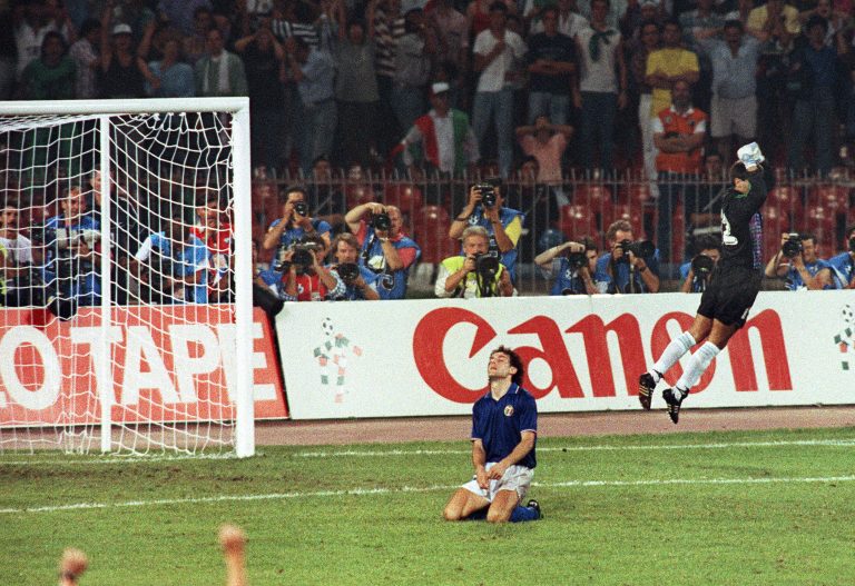 Seleções Imortais - Itália 1990-1994 22 argentinian goalkeeper sergio goycochea 768x527 afp getty