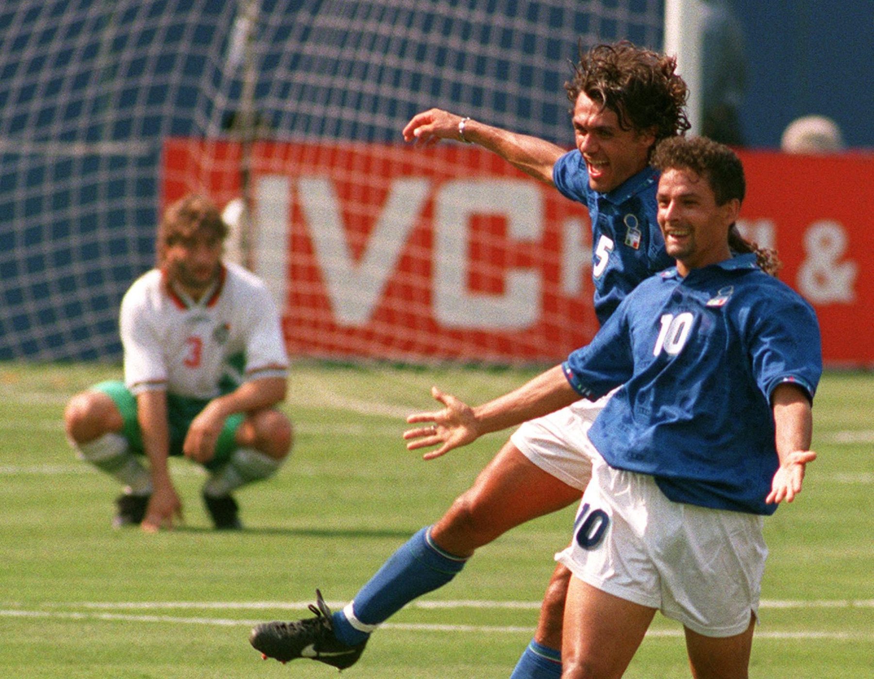 Seleções Imortais - Itália 1990-1994 35 italian striker roberto baggio 10 and