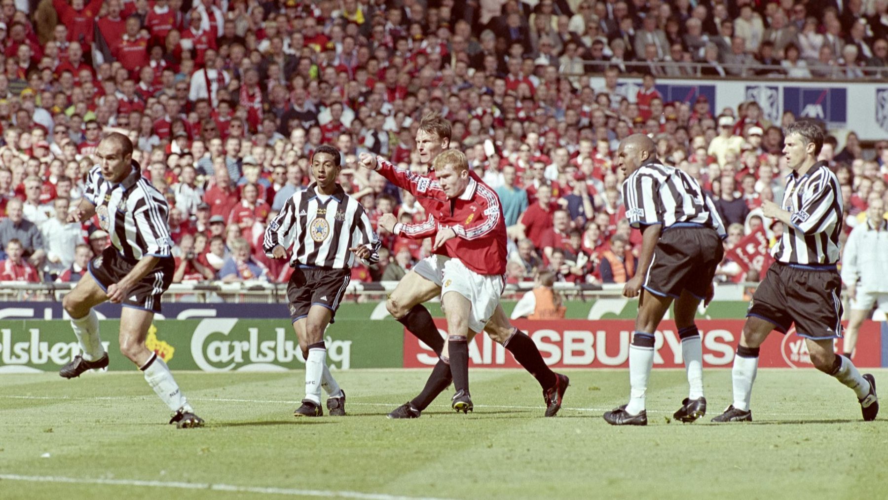 man united new castle 1999