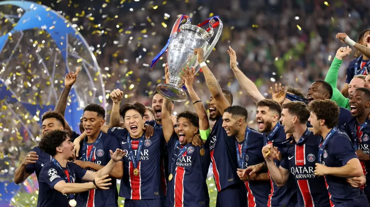 A lista dos jejuns quebrados no futebol em 2025 13 marquinhos levanta taca de campeao da champions league psg venceu inter de milao