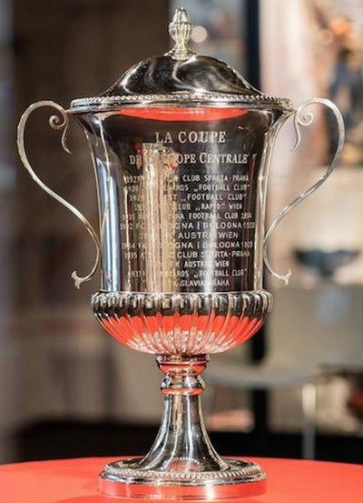 Torneios Históricos: Copa Mitropa 3 trofeu mitropa cup