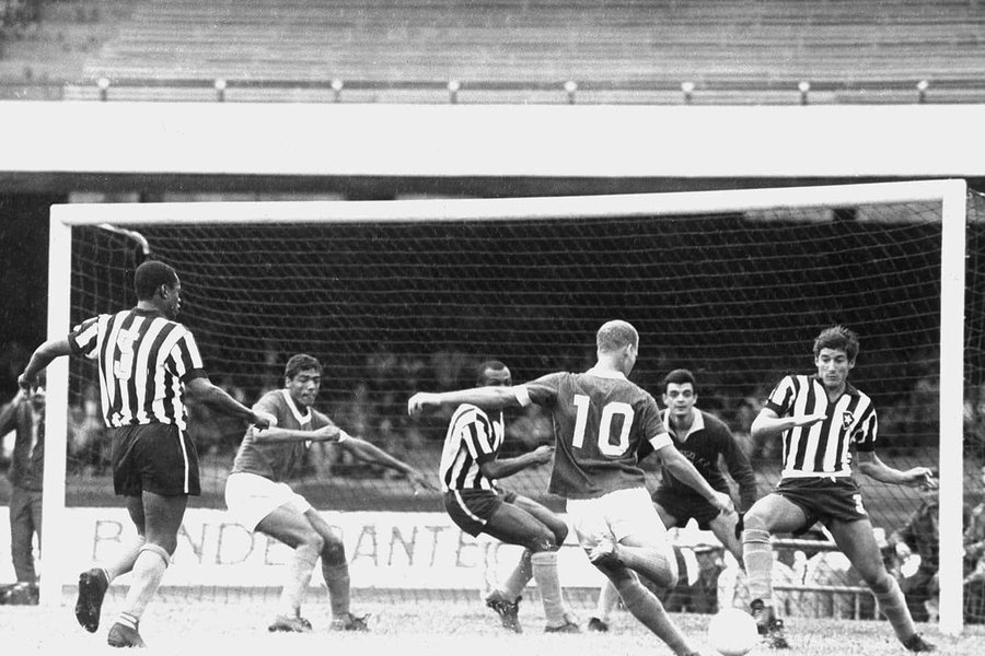 Botafogo x Palmeiras: grandes jogos na história 4 1969 botafogo palmeiras
