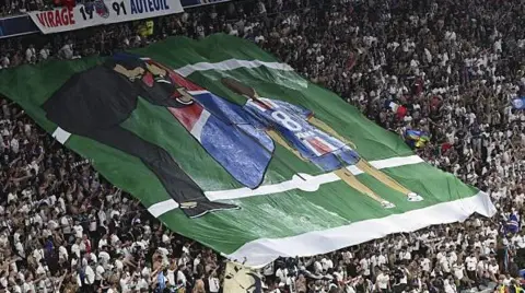 Jogos Eternos - PSG 5x0 Internazionale 2025 19 homenagem torcida luis enrique