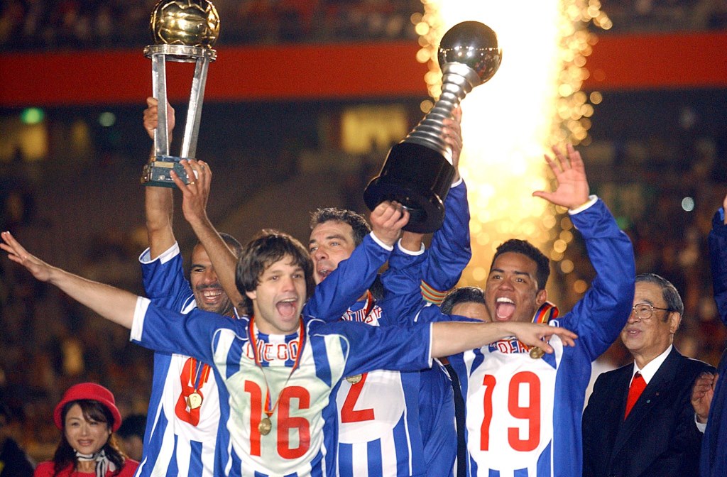 Os títulos mundiais do Porto em 1987 e 2004 8 porto 2004