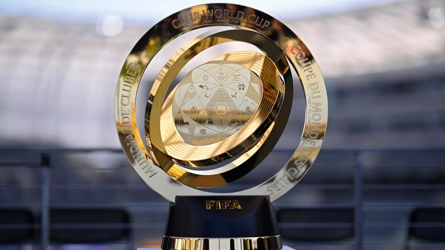 Chelsea x PSG - Grandes jogos na história 9 fifaCWC trophy