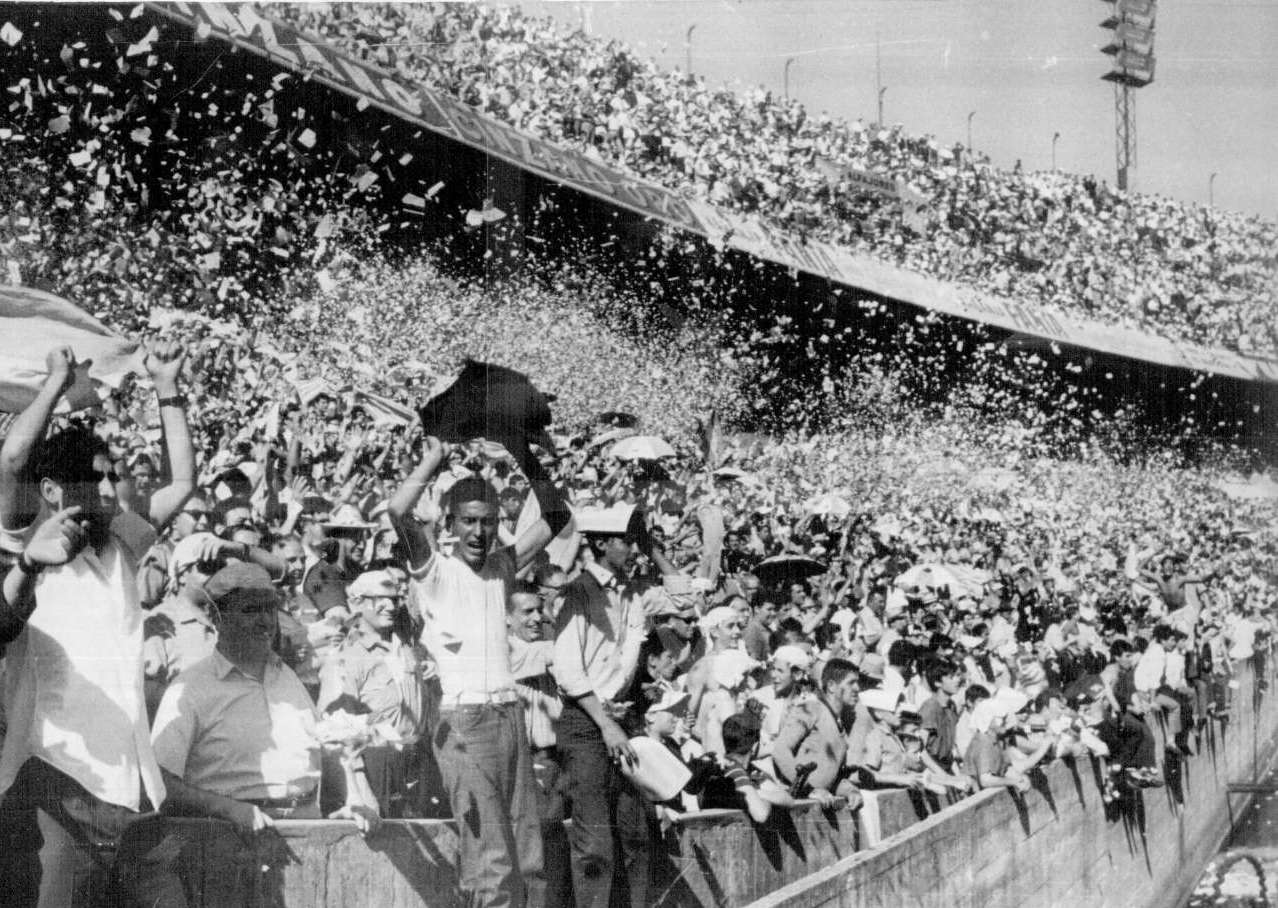 Hinchas en el cilindro