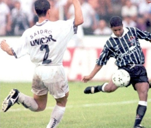 Marcelinho gol de placa