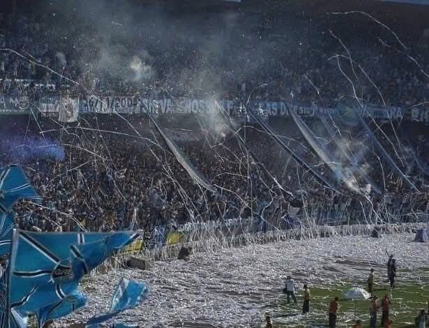 Geral do Olímpico lotada e em festa