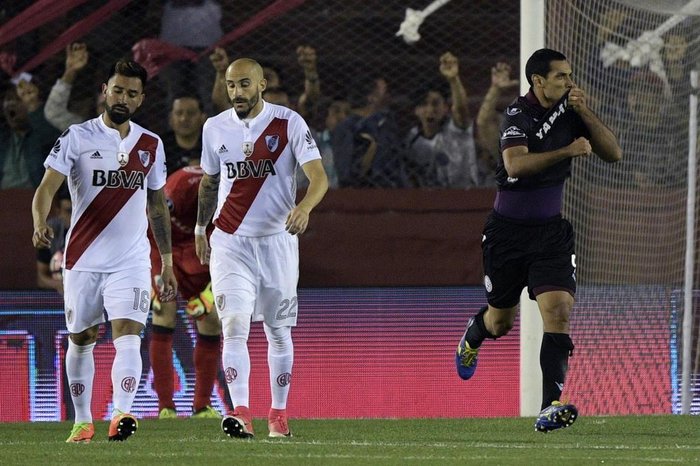 lanus river 17