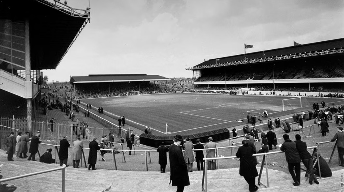 highbury crowd2