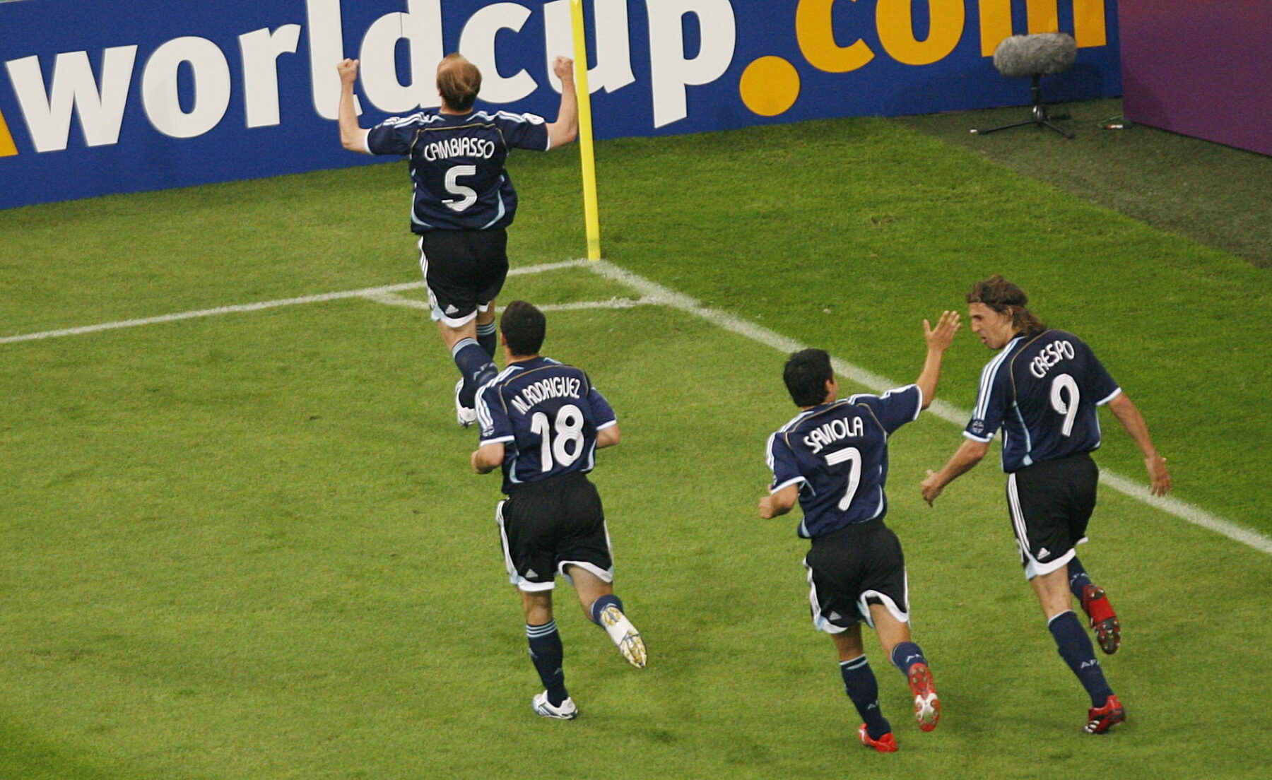 esteban cambiasso argentina celebrates second goal against serbi 212830