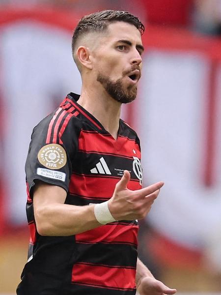 jorginho comemora gol marcado pelo flamengo contra o bayern de munique no mundial