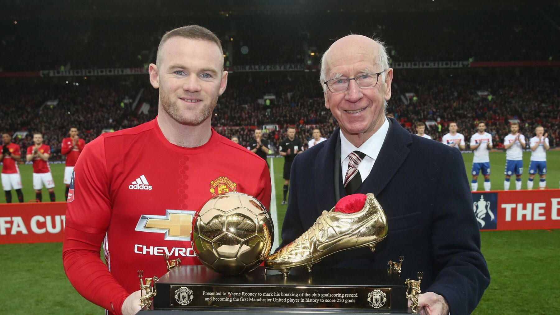 skysports wayne rooney sir bobby charlton manchester united wigan 3880380