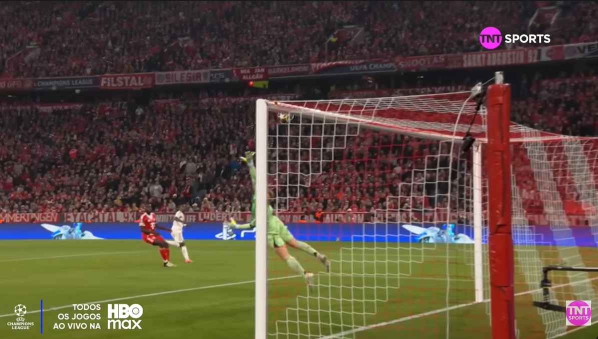 bola trave vini real bayern 26