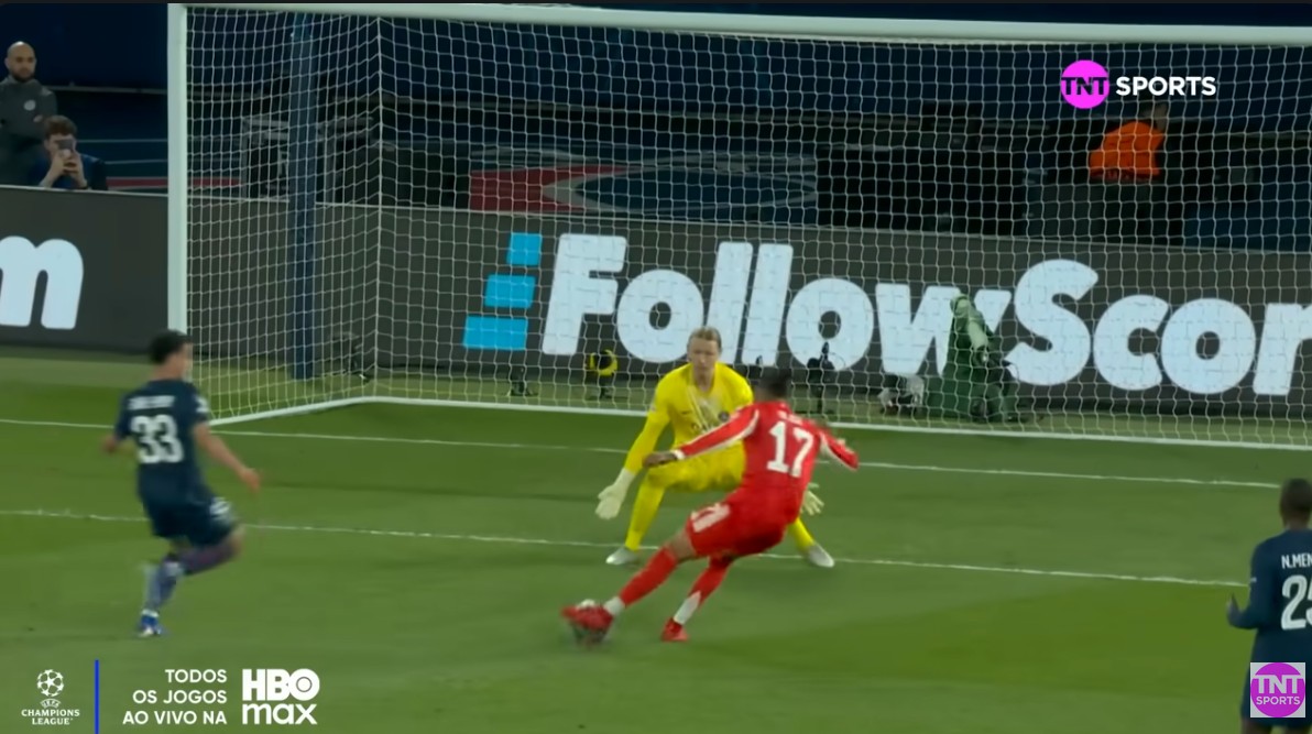 olise quase gol