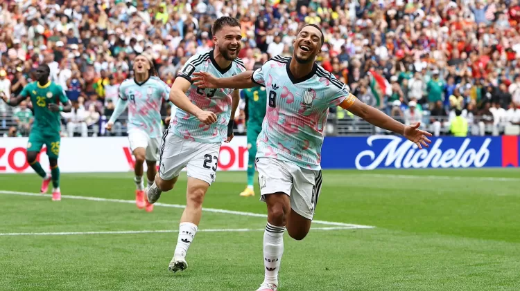 tielemans comemora gol pela belgica contra senegal