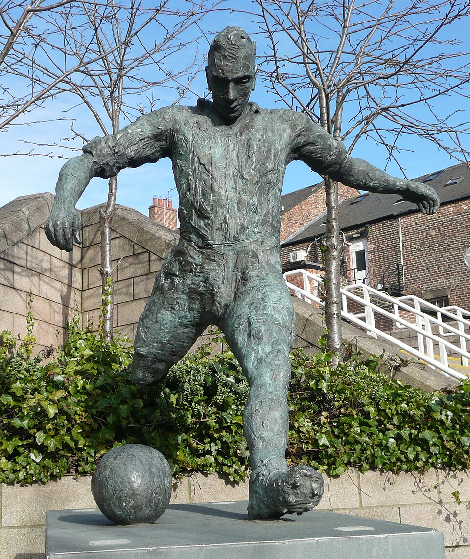 Jackie Milburn statue St James Park SE